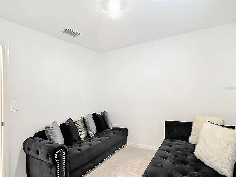 11938 Brae Way — Photo 36