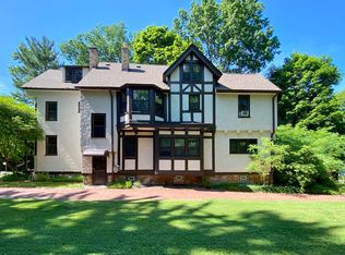 14298 Superior Rd APT 2, Cleveland, OH 44118