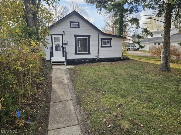 246 Courtland Blvd, Eastlake, OH 44095
