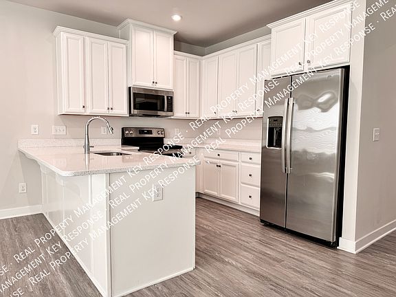 2nd image of 1137 Duncan St