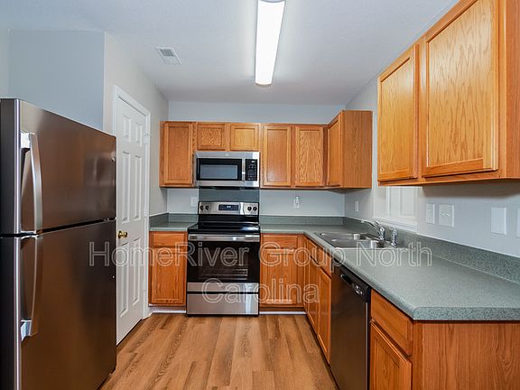 5th image of 6840 Parkers Crossing Dr