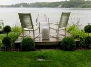 29 Edgewater Ln, Taunton, MA 02780
