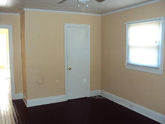 4th image of 526 Center St #A
