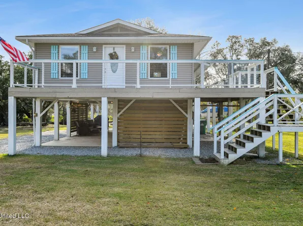 10010 Arizona St, Bay Saint Louis, MS 39520