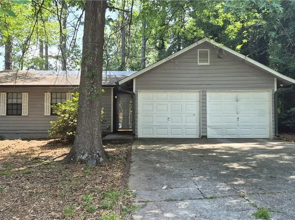 1761 Kristi Dr, Lawrenceville, GA 30043