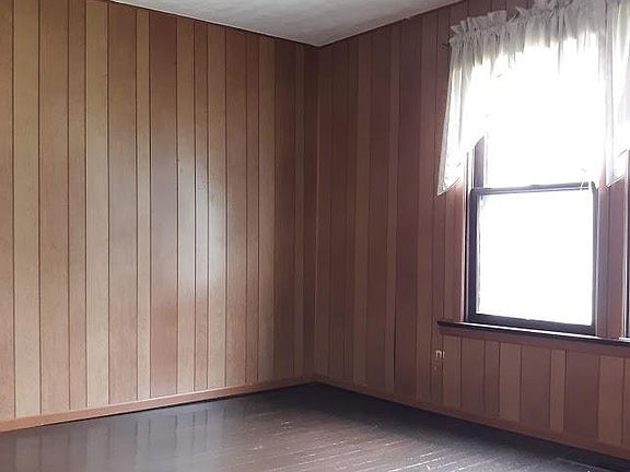4th image of 1487 Huffman Ave