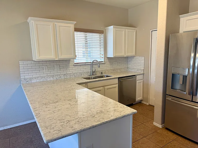 7865 S Sentinal Stone Dr — Photo 4