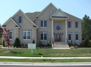 809 Greenfield Ln, Chesapeake, VA 23322
