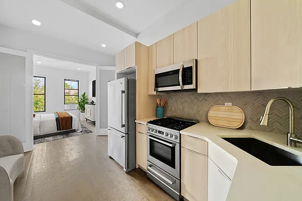 Rented by Vector New York, LLC | media 8