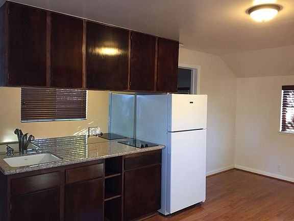 5th image of 921 Crockett Ave #M