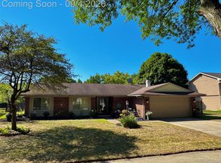 668 Randall Dr, Troy, MI 48085