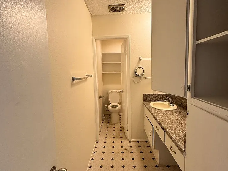 4151 Illinois St — Photo 4