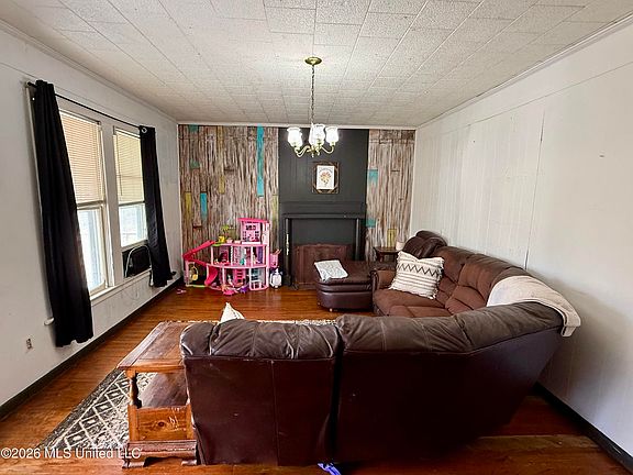 2nd image of 9724 Old Hillsboro Rd