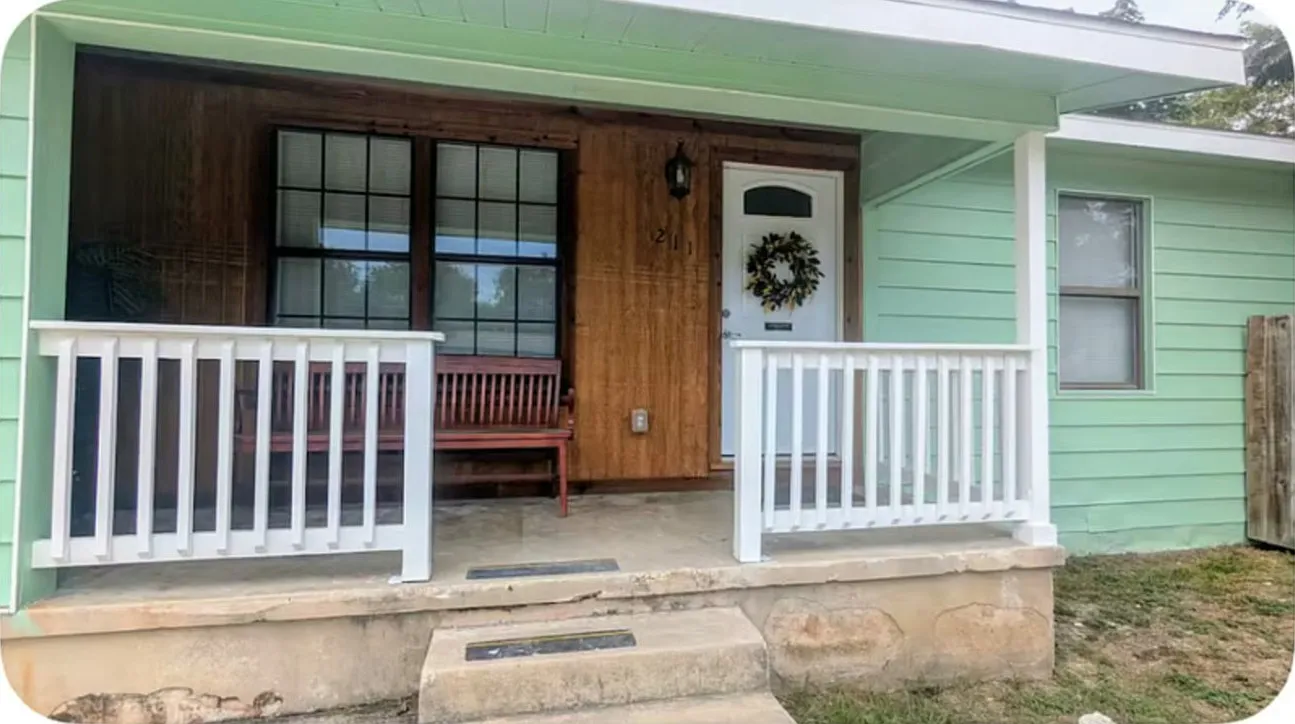 3 bed, 1096 sqft, $1,895 — Photo 2