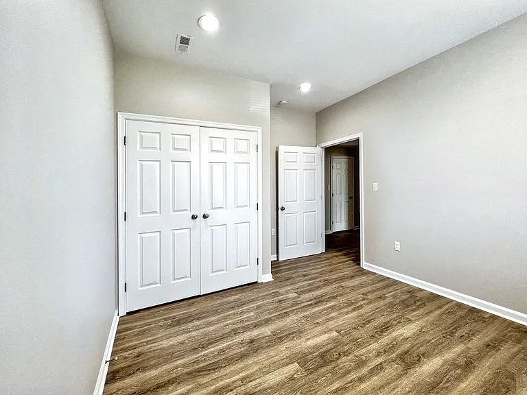 501 W Mulberry St — Photo 14