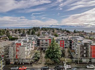 1315 Esquimalt Rd #210, Esquimalt, BC V9A3P5