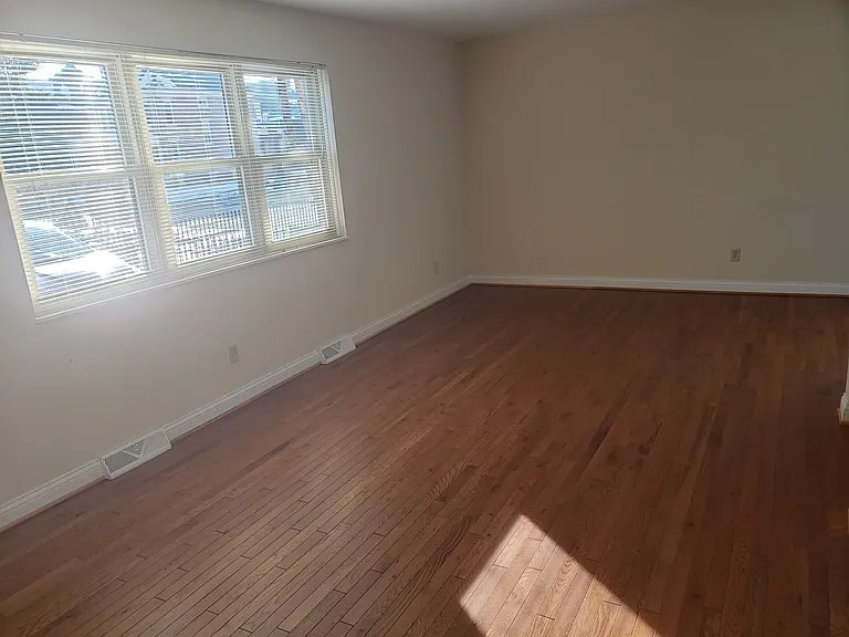 80 Wilson Ave #A — Photo 12