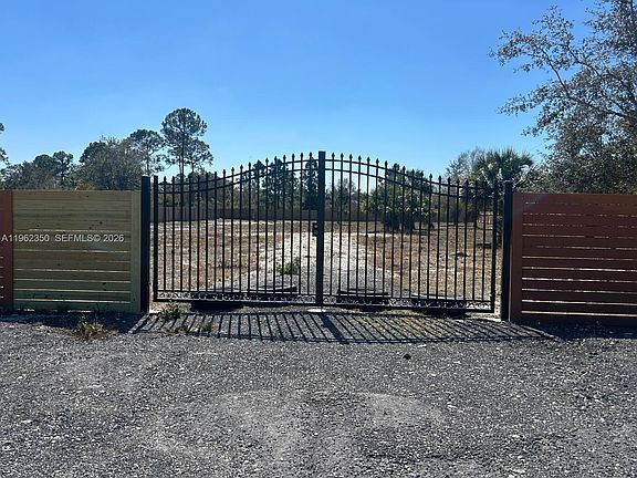 2nd image of 648 Hunting Club Ave