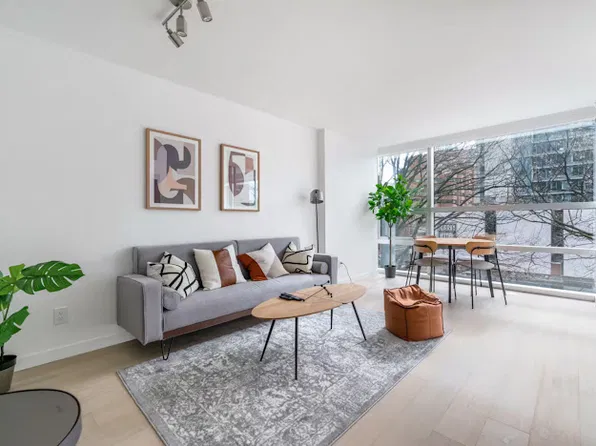 1050 Burrard St, Vancouver, BC