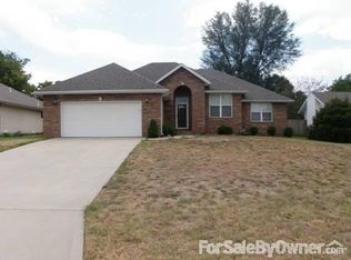 2240 W Hanover St, Springfield, MO 65807