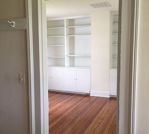 5th image of 428 Clermont Ln