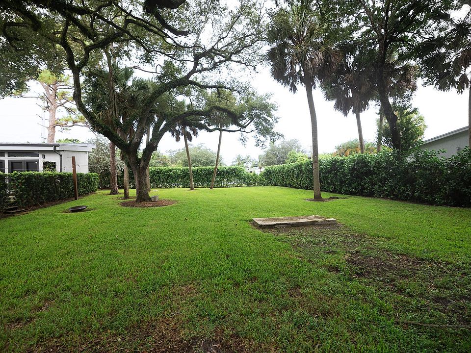 2nd image of 2000 SW 31st Avenue