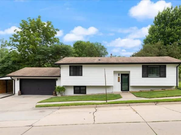 409 9th St, Glenwood, IA 51534