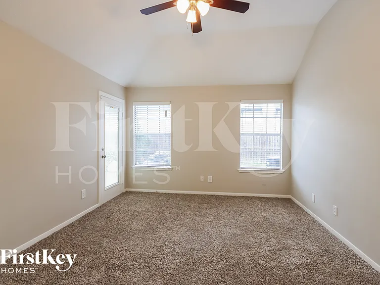 18811 Singing Woods Dr — Photo 8