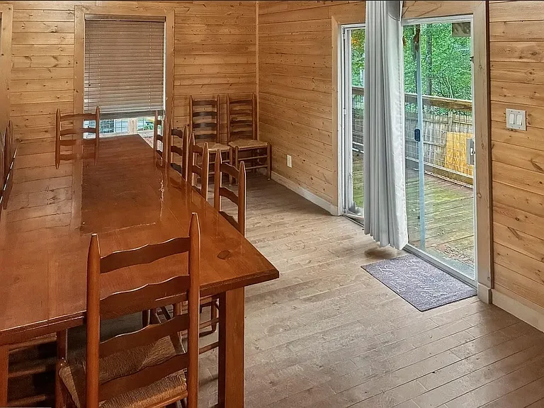 465 Lakeside Trl — Photo 14