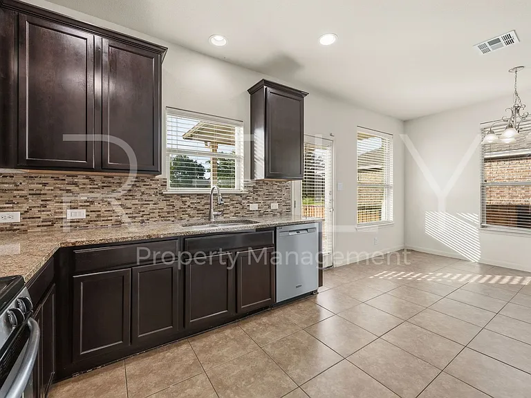 1405 Sunny Meadows Loop — Photo 13