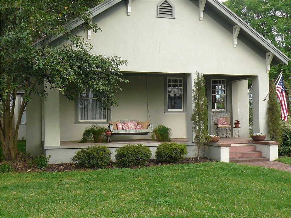 1st image of 705 Burleson St