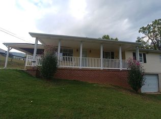 24 Mountaineer Ln, Natural Bridge, VA 24578