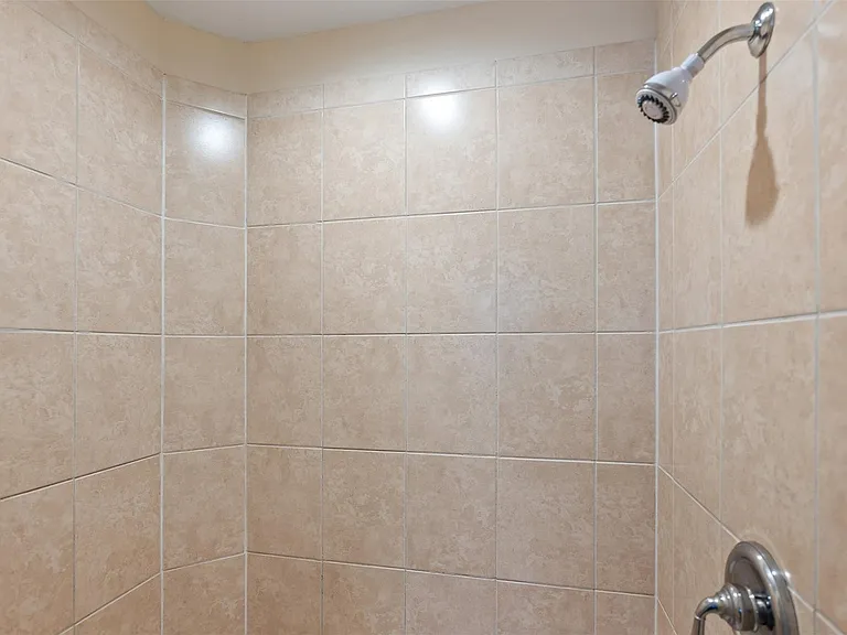 6094 Live Oak Ct #B — Photo 35