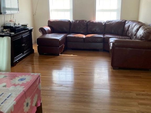 4th image of 360 Whittington Street
