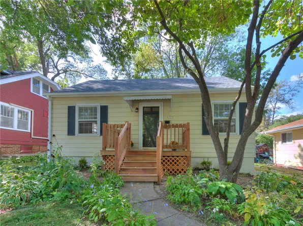 2318 39th St, Des Moines, IA 50310