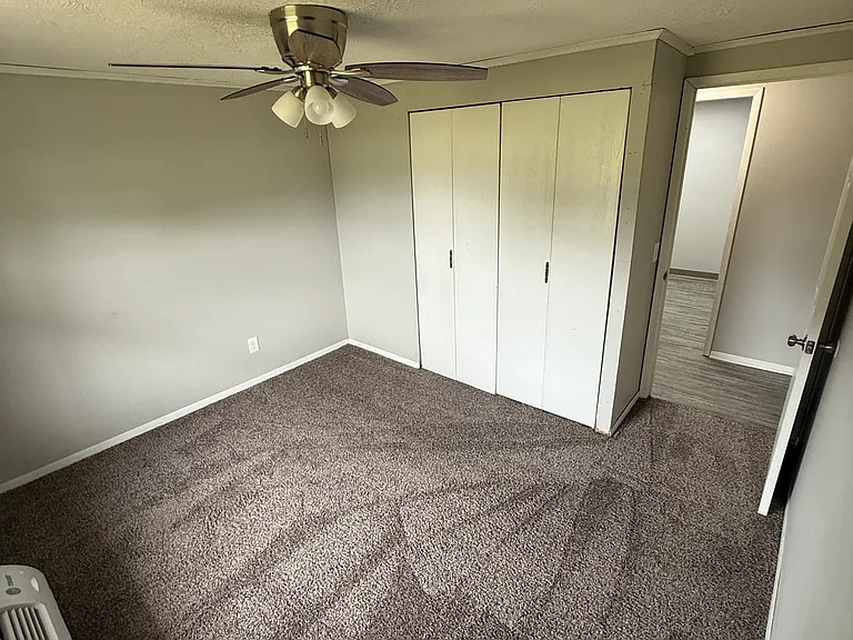 10-64 Hampshire Dr #42 — Photo 2