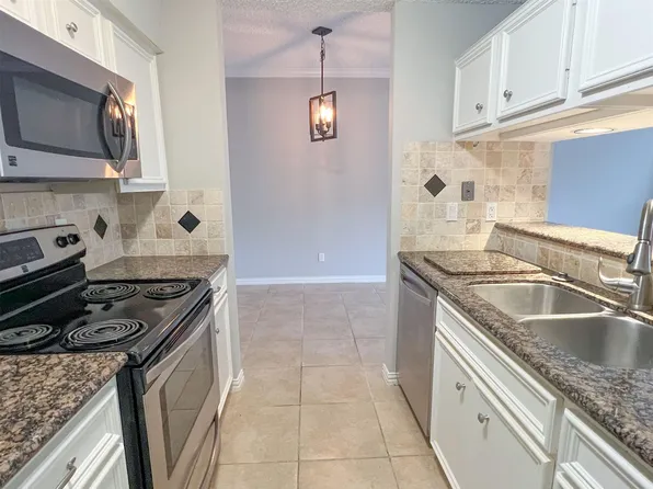 2125 Augusta Dr APT 21, Houston, TX 77057