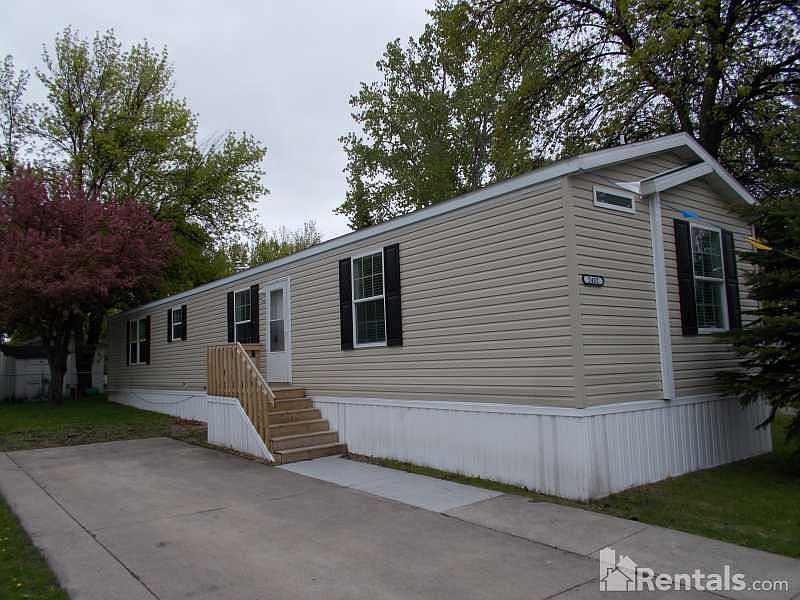 1st image of 2452 Glenwood Dr