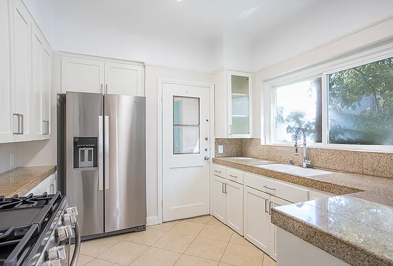 1398 Veteran Ave #1 — Photo 5