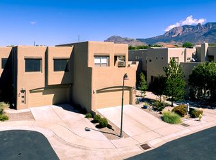 8701 Desert Fox Way NE, Albuquerque, NM 87122