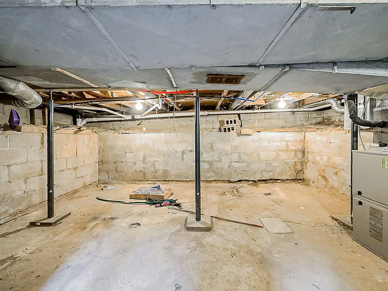 750 Scottwood St — Photo 22
