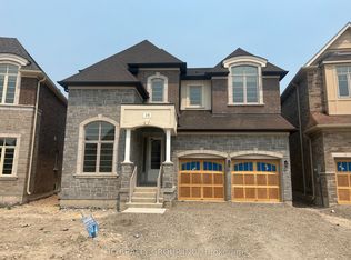 16 Kenneth Ross Bnd, East Gwillimbury, ON L9N 0T7
