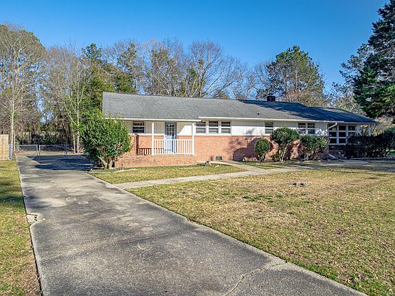 5th image of 3 Herbert Cir