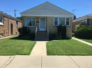 3041 W Howard St, Chicago, IL 60645