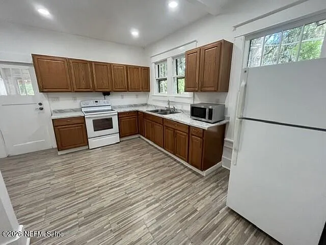108 Fern St — Photo 8