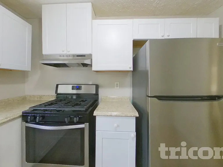 525 Windsor Dr SE — Photo 5