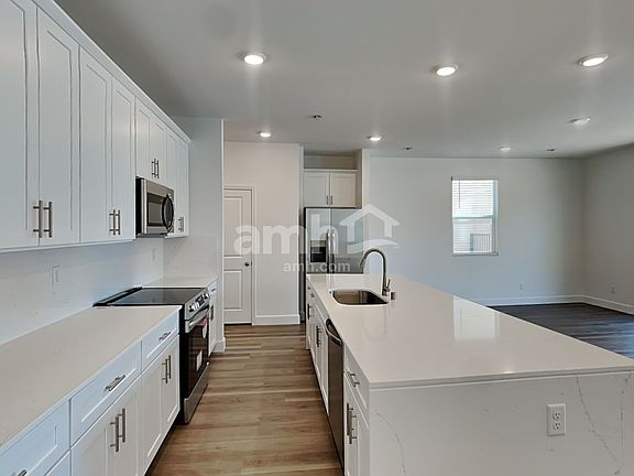 4th image of 6447 Rush Ave