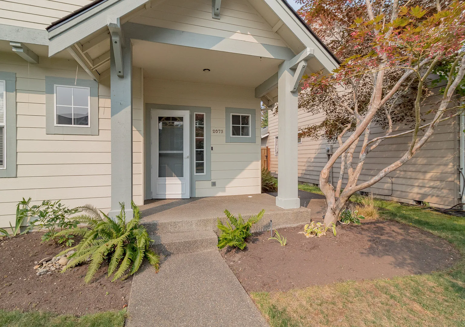 Charming 3-bedroom home with AC on Palisade Blvd — Photo 2
