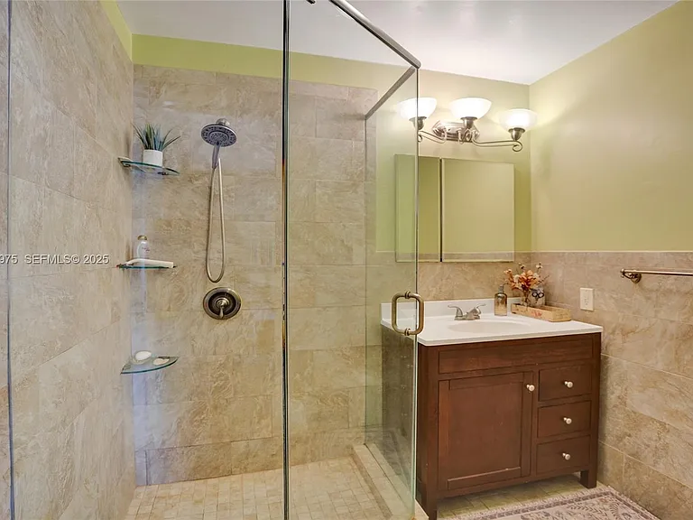 1321 Mandarin Isle — Photo 7