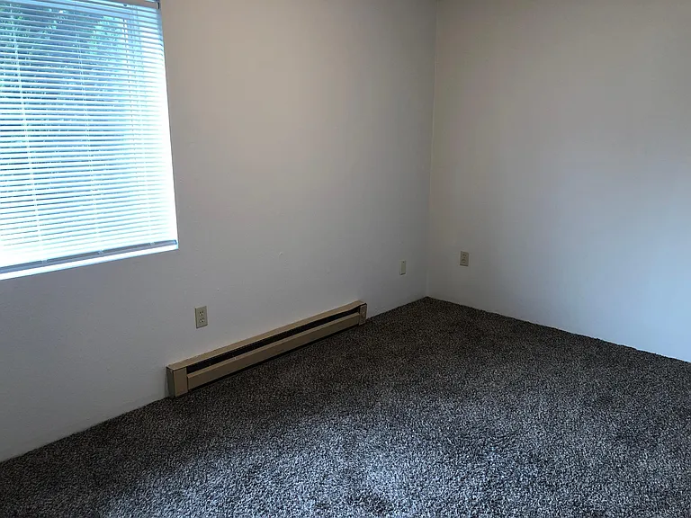 500 NE Maiden Ln #12 — Photo 8
